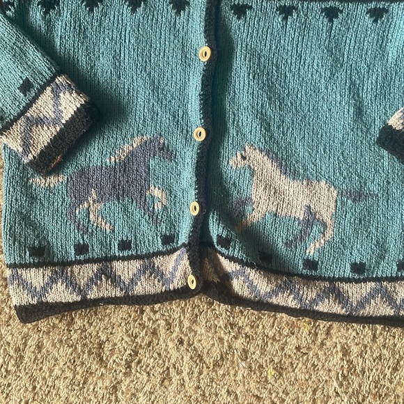 Hand-Loomed in Perú Blue horse button down sweater - Picture 3 of 6